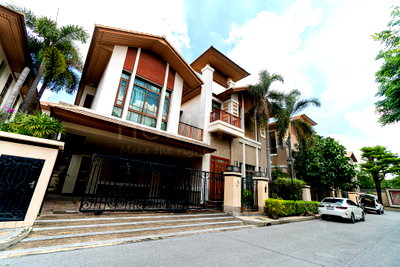 บ้านเดี่ยวให้เช่า : Baan Sansiri Sukhumvit 67, 4 bedroom house in Bangkok, Phra Khanong luxury gated community 4 bedrooms, for rent