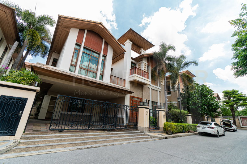 Houses for rent : Baan Sansiri Sukhumvit 67, 4 bedroom house in Bangkok, Phra Khanong luxury gated community 4 bedrooms, for rent