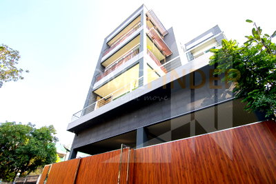 บ้านเดี่ยว ดิ เอ็มควอเทียร์ : House Sukhumvit 65/Ekkamai - 6 Bedrooms, 4-Storey House, Private Pool, Big Bacolny 6 bedrooms, for sale