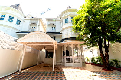 บ้านเดี่ยวให้เช่า : Fantasia Villa 2 4 bedrooms, for rent