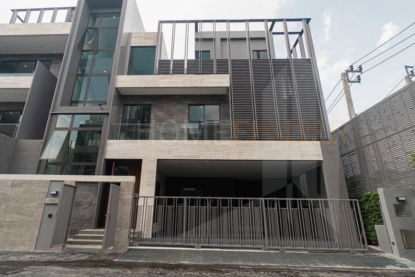 รูป 95E1 4 bedrooms, for sale - รูปที่ 1/14