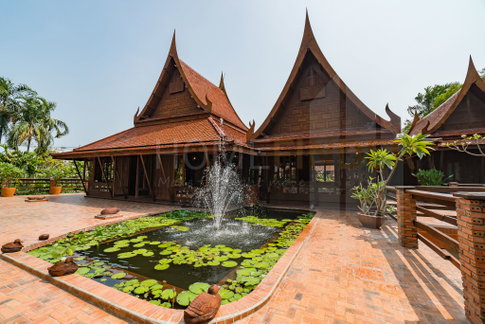 Thai House Chaengwattana 6 bedrooms, for rent