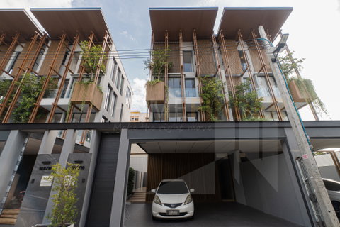 Alive Ekamai - Ramintra 3 bedrooms, for sale