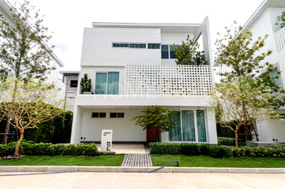 ขายบ้านเดี่ยว : Nirvana ABSOLUTE Krungthep Kreetha 4 bedrooms, for sale