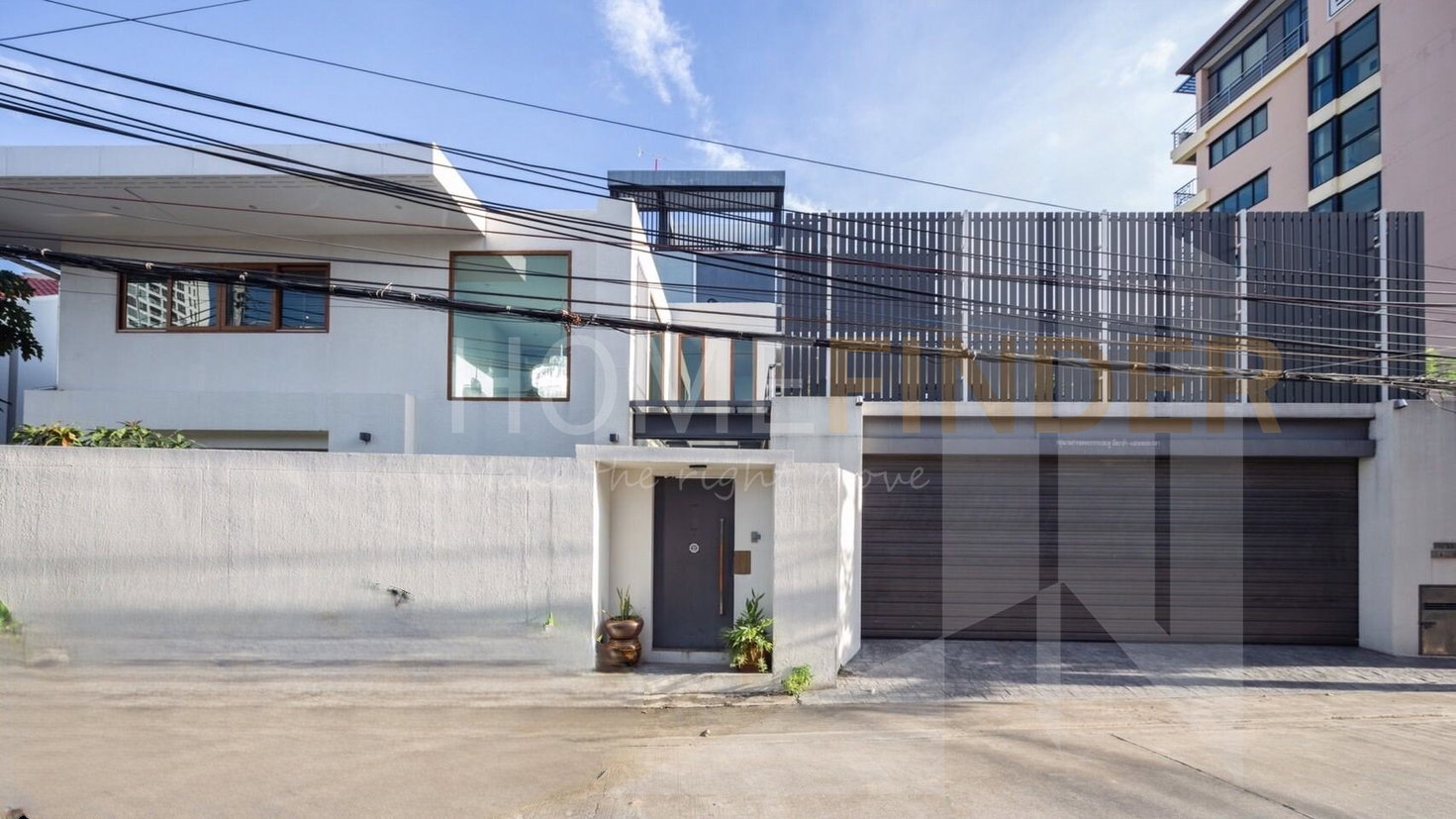 รูป Single House in Ladprao 5 bedrooms, for sale - รูปที่ 1/8