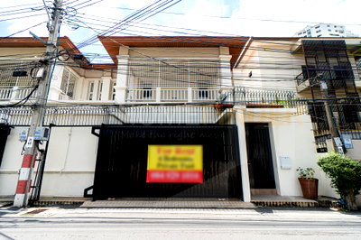 เช่าบ้านเดี่ยว วัน แบงค็อก   : House in Sukhumvit 31 4 bedrooms, for rent