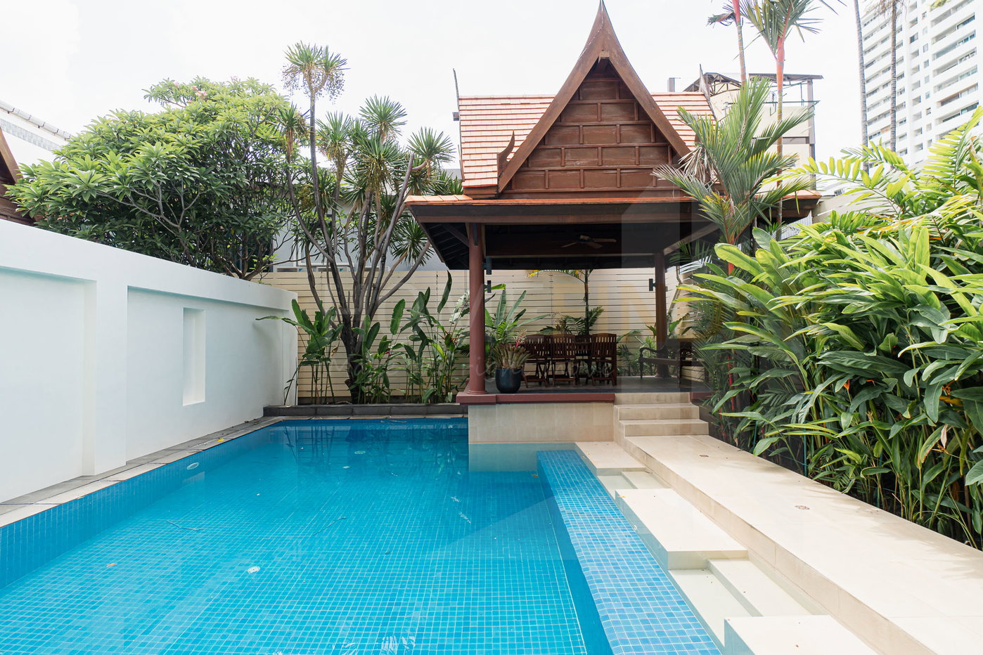 รูป House in Sukhumvit 31 4 bedrooms, for rent - รูปที่ 11/12