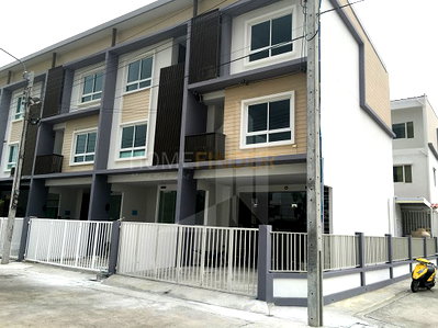 เช่าทาวน์โฮม วิทยาลัยพณิชยการบางนา : The Rich Biz Home, Townhome in Bangna - Lasalle, 3 Bedrooms, near Bangkok Pattana International School 3 bedrooms, for rent