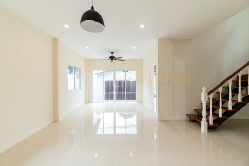 3 bedroom House for Sale in Chokchai 4 3 bedrooms, for sale