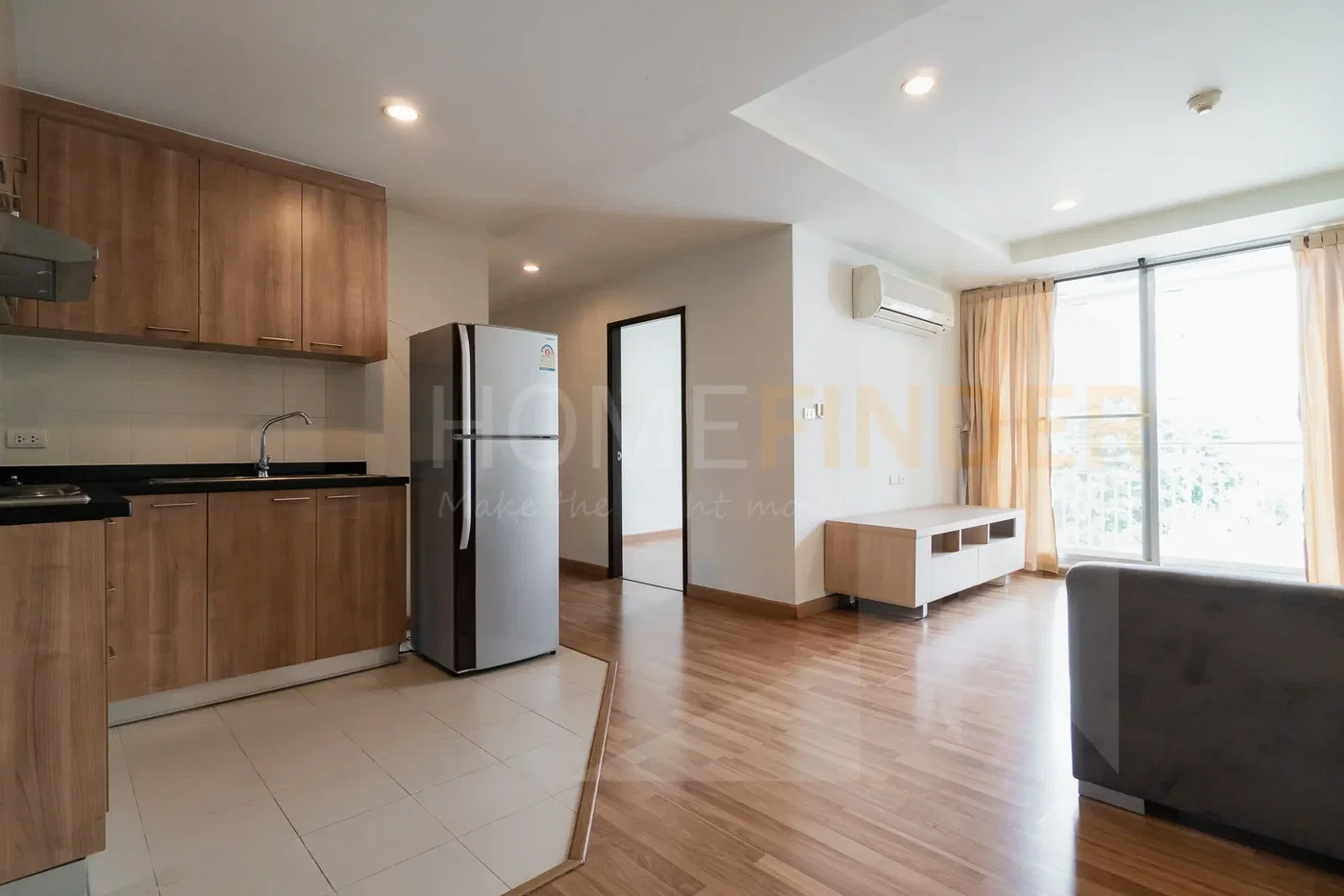 picture Y.O. Place 3 bedrooms, for rent - 3/16
