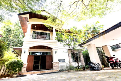 เช่าบ้านเดี่ยว เจ อเวนิว ทองหล่อ : House Ekamai 10 4 bedrooms, for rent