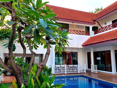 Houses for rent J Avenue Thonglor : House at soi Soonvijai 4 Bedrooms, 5 Bathroom, 2 storey, with pool, Unfurnished 4 bedrooms, for rent