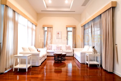 บ้านเดี่ยวให้เช่า : Sansiri House Sukhumvit 67 - 4 bedroom house for rent with swimming pool phra khanong, Sukhumvit Bangkok 4 bedrooms, for rent