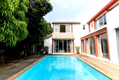 เช่าบ้านเดี่ยว ดิ เอ็มควอเทียร์ : House Soi Soonvijai, 4 Bedrooms, Private Pool, Garden near Bangkok International Hospital 4 bedrooms, for rent