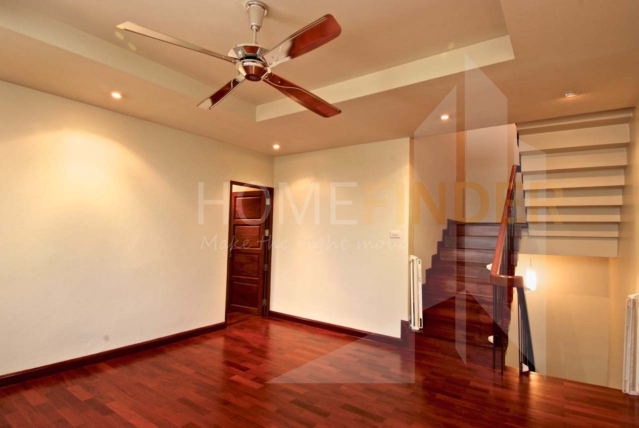 รูป Single House with private pool in Thong Lor 4 bedrooms, for rent - รูปที่ 3/8