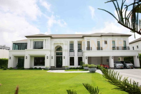 Baan Sansiri Pattanakarn 5 bedrooms, for sale