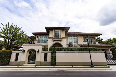 Nantawan Bangna, 4 Bedrooms Modern 4 bedrooms, for rent