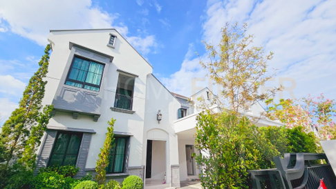 Nantawan Rama 9 New Krungthepkreetha 4 bedrooms, for rent