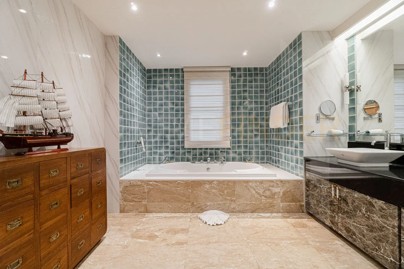 รูป Benviar Tonson Residence 6 bedrooms, for rent - รูปที่ 10/18