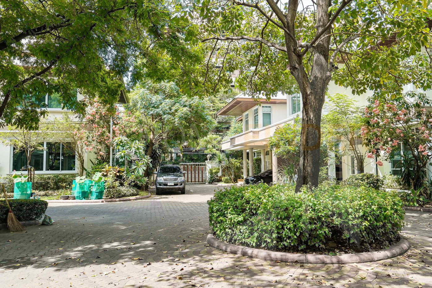 picture Harmony Place สาทร ซอยเย็นอากาศ 2 3 bedrooms, for rent - 3/21