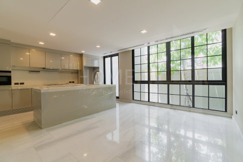 Quarter 31 4 bedrooms, for sale