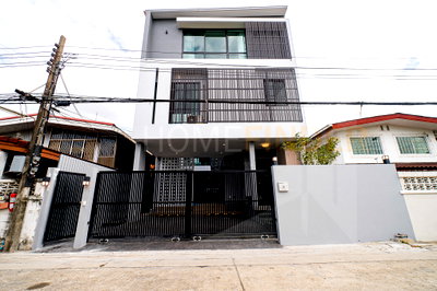เช่าบ้านเดี่ยว เจ อเวนิว ทองหล่อ : House in Soi Pridi 26 4 bedrooms, for rent