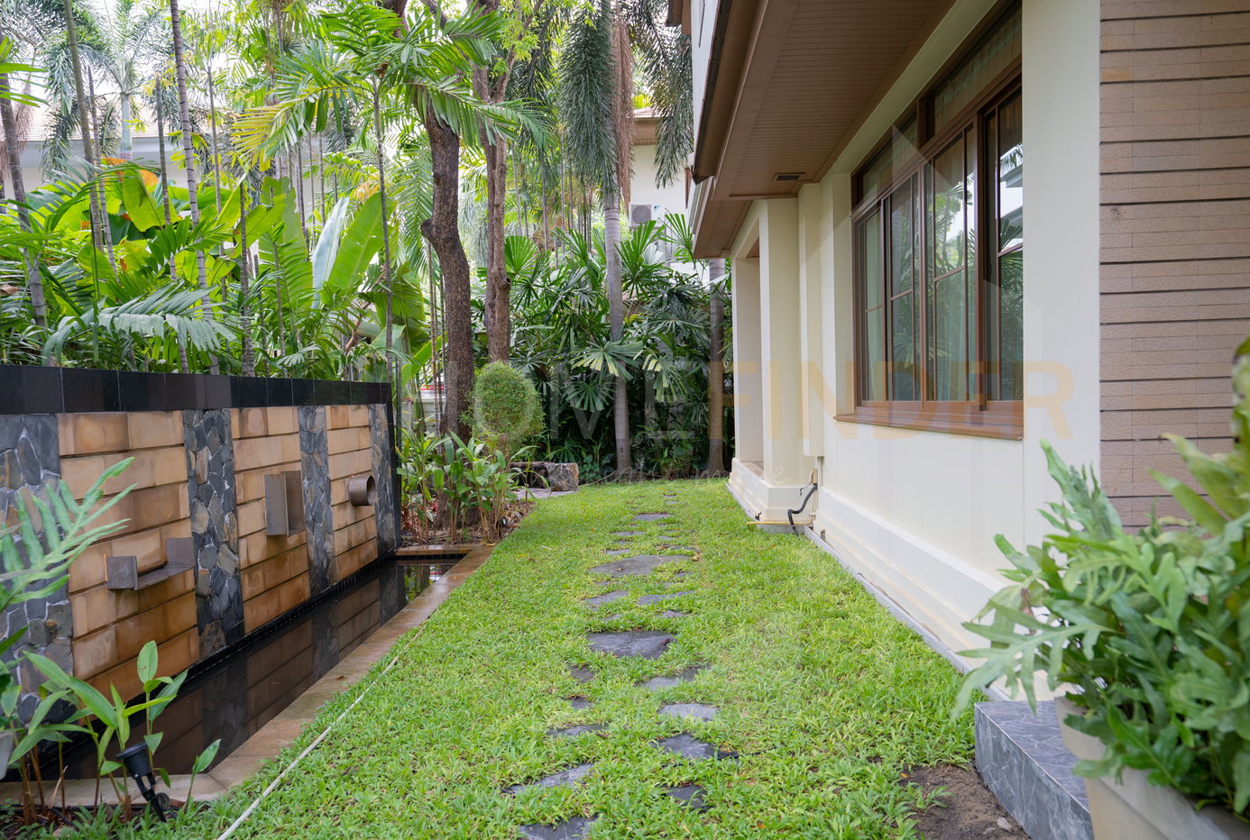 รูป Narasiri Pattanakarn 5 bedrooms, for sale - รูปที่ 20/44
