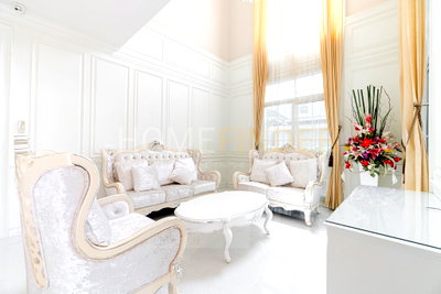 เช่าบ้านเดี่ยว มาร์เก็ต วิลเลจ สุวรรณภูมิ : Narasiri Bangna - Luxury gated housing community in Bang Na 4 bedrooms, for rent