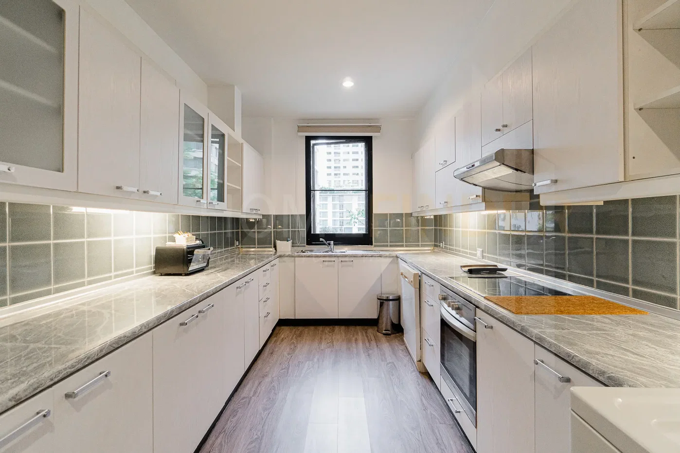 รูป Benviar Tonson Residence 4 bedrooms, for rent - รูปที่ 2/13