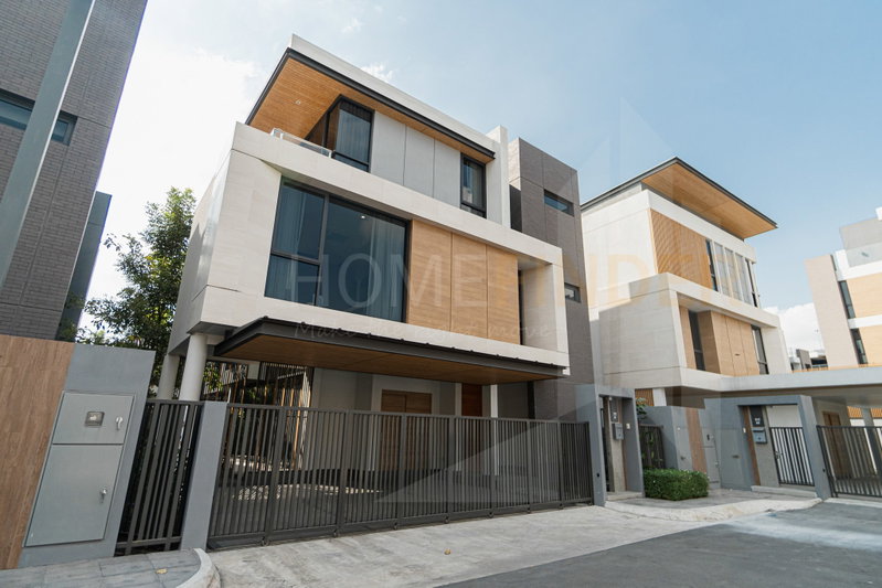 Houses for sale : BAAN 365 RAMA 3 near Asiatique The Riverfront | 4 Bedrooms, High Ceiling, 2 Parking Spots 4 bedrooms, for sale