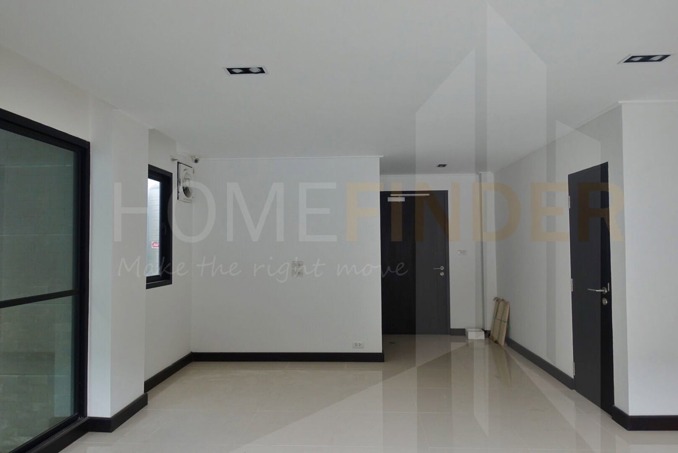 รูป Townhouse Soi Narathiwas 4 bedrooms, for rent - รูปที่ 4/10