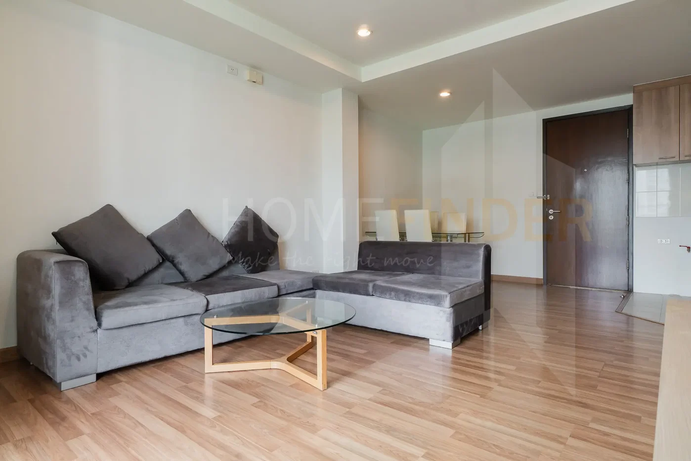picture Y.O. Place 3 bedrooms, for rent - 4/16