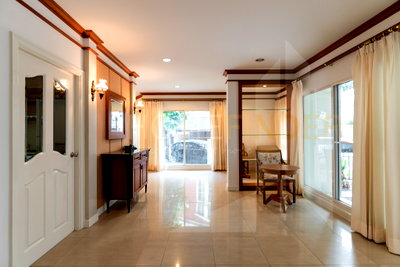 บ้านเดี่ยวให้เช่า : Baan Klang Krung Thonglor - 4 bedroom house in the middle of Thonglor, Sukhumvit 4 bedrooms, for rent