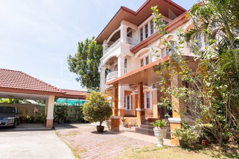 Lakewood village 3 bedrooms, for sale