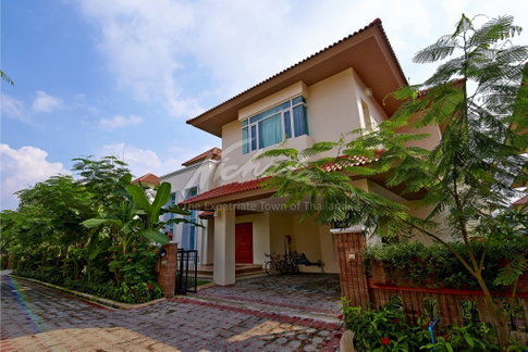 The Pristige 4 bedrooms, for rent