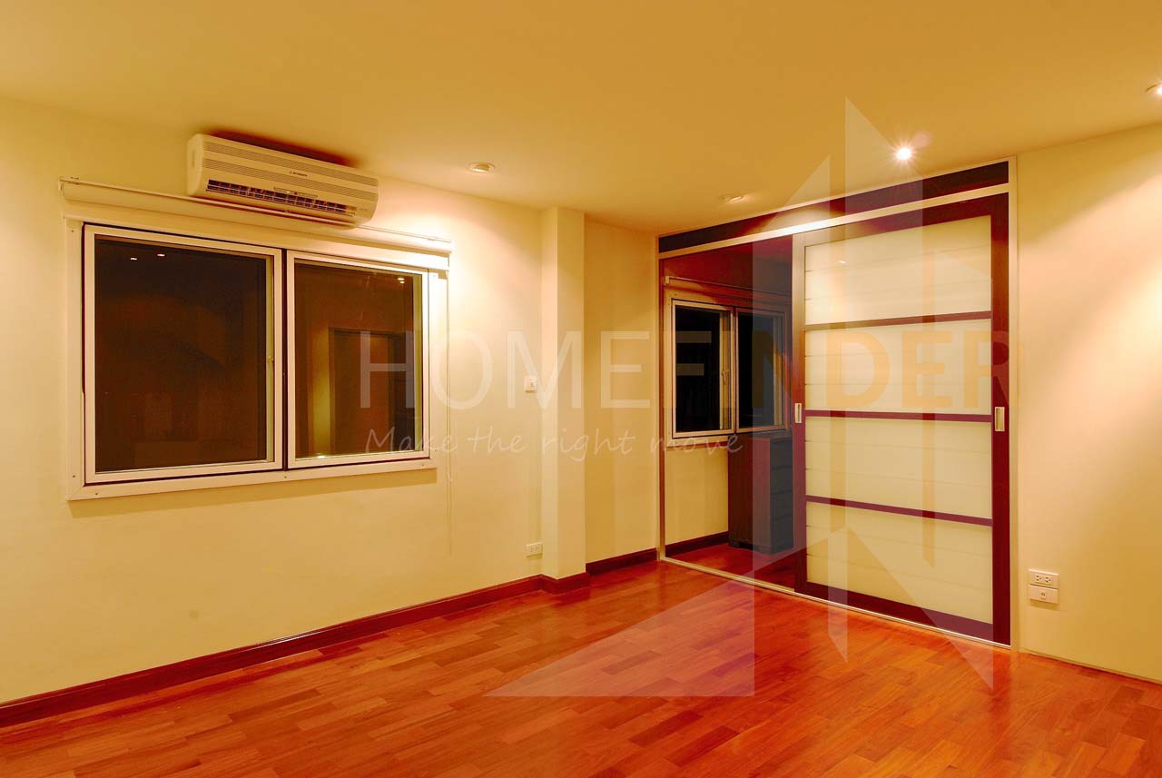 รูป Single House with private pool in Thong Lor 4 bedrooms, for rent - รูปที่ 6/8