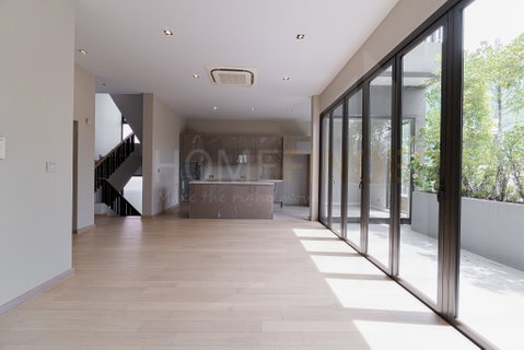 Arna Ekkamai 65 - 4 bedroom house in Ekamai, Bangkok for sale 4 bedrooms, for sale