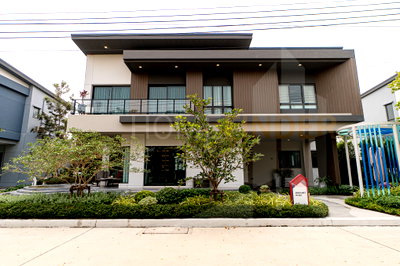 บ้านเดี่ยว แอร์พอร์ต ลิงค์  ลาดกระบัง : Venue ID Motorway-Rama 9 5 bedrooms, for sale
