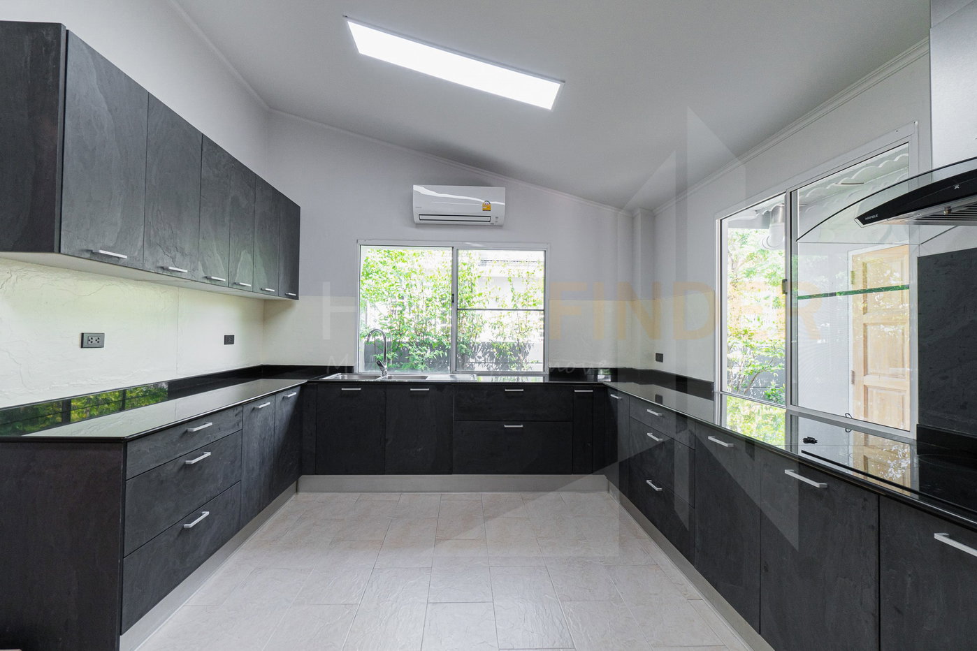 รูป Ekpailin Srinakarin 4 bedrooms, for rent - รูปที่ 11/19