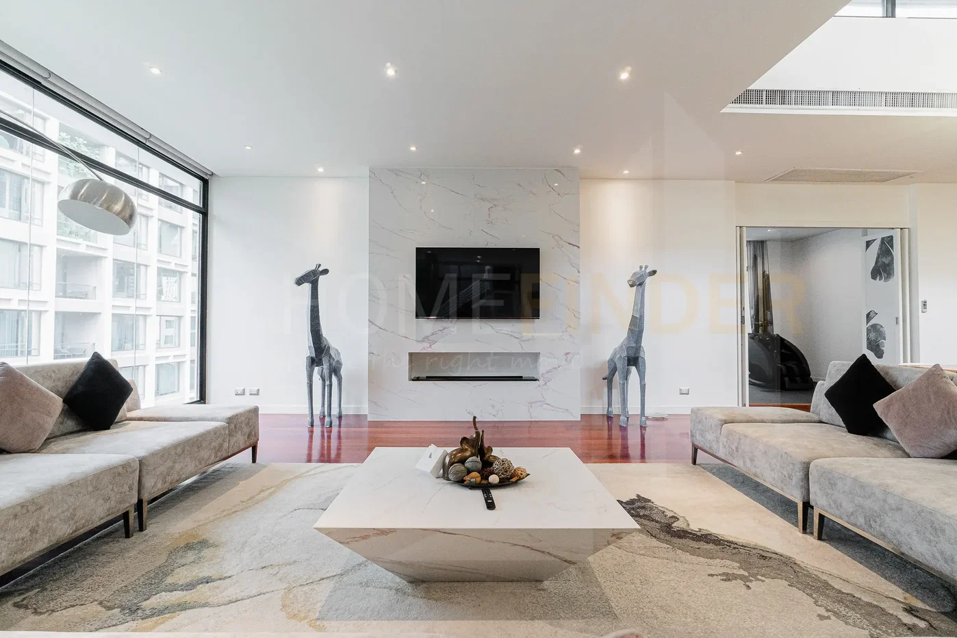 รูป Benviar Tonson Residence 6 bedrooms, for rent - รูปที่ 1/18