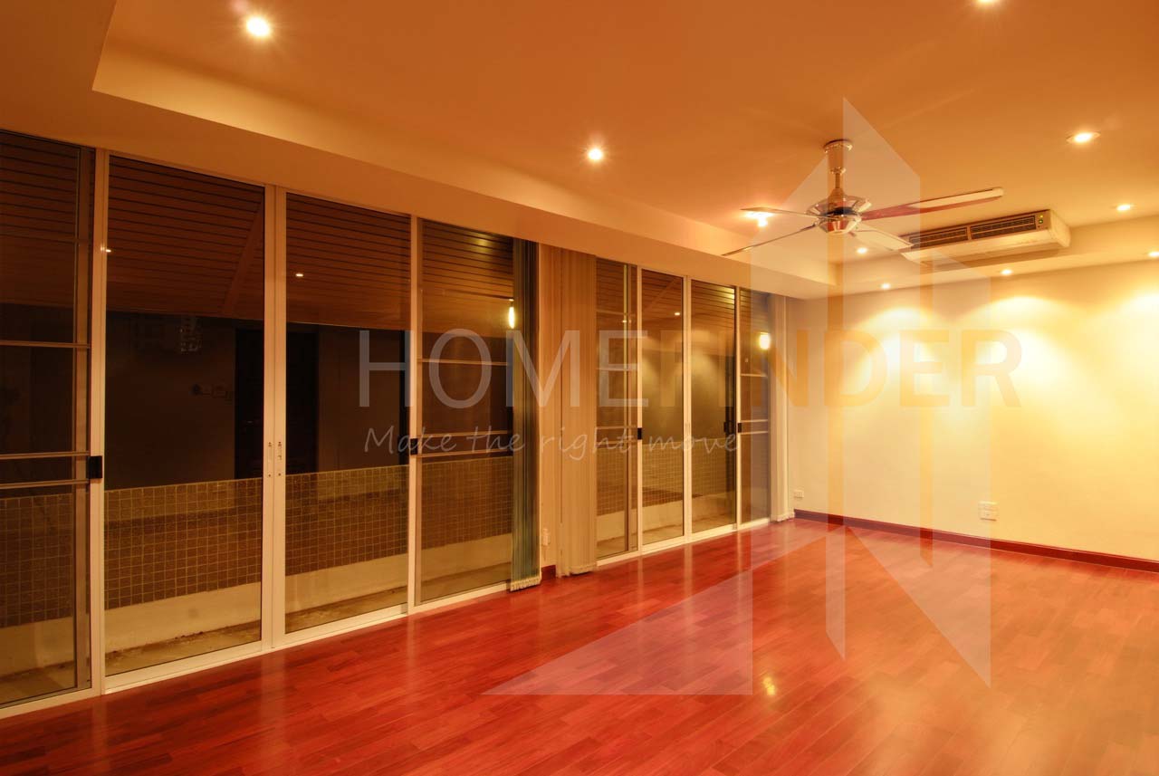 รูป Single House with private pool in Thong Lor 4 bedrooms, for rent - รูปที่ 4/8