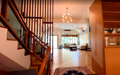 บ้านเดี่ยว ดิ เอ็มควอเทียร์ : Townhouse in Ekkamai 5 bedrooms, for sale