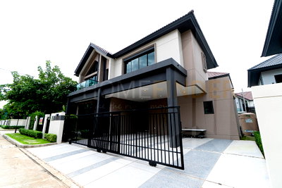 Houses for sale Samut Prakarn : Bangkok Boulevard Srinakarin-Bangna, Modern Style, 4 bedrooms house 4 bedrooms, for sale