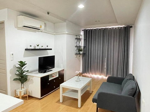 ให้เช่าคอนโดรีสอร์ทต้า เย็นอากาศ คอนโดสไตล์รีสอร์ท บรรยากาศเงียบ สงบ  ใกล้เซ็นทรัลพระราม3 42 ตรม. ชั้น4  Line joe1e7