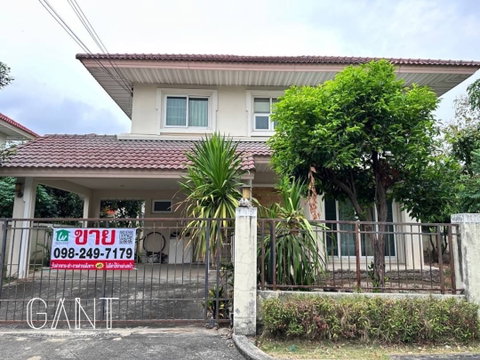 Single House  3 bedrooms, 3 bathrooms, corner house, in front of the project, near the central club