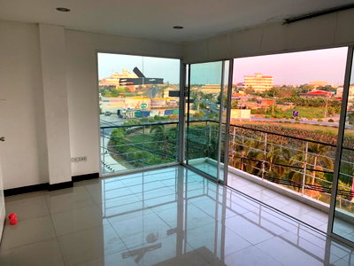 โฮมออฟฟิศ กรุงเทพมหานคร : LTH10228 – Home Office FOR SALE In Chaloem Phrakiat Rama 9 size 62 Sq. W. Near MRT Sri Udom Station ONLY 12.5 MB