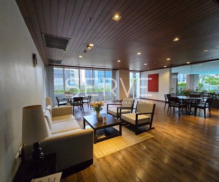 1 นอน มีอ่าง 60.18 ตร.ม. เดินทางสะดวกทำเลดีๆ ใกล้ BTS พร้อมพงษ์ 50 ม. ที่คอนโด Siri Residence / ให้เช่าคอนโด