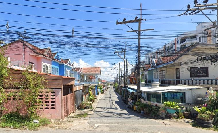 บ้านร้อยหลัง