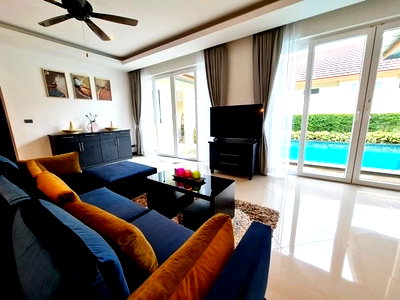 Houses for rent Chonburi : For rent luxury detached house with swimming pool near Map Prachan Reservoir Pattaya