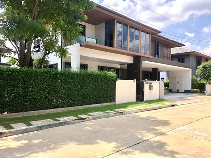 รูปภาพ LTH10263 – Single House FOR RENT in Pattanakarn size 399 Sq. m. 5 beds 5 baths near ARL Ban Thap Chang Station ONLY 380k/Month